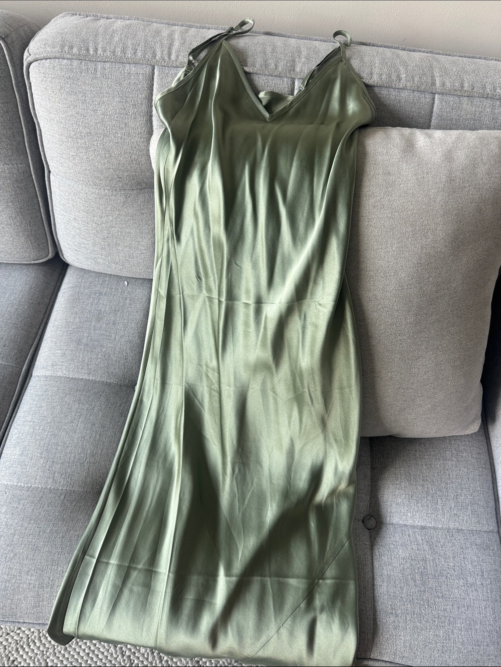 Quince Olive Green stunning Slip Dress - Elegant V-Neck Spaghetti Strap